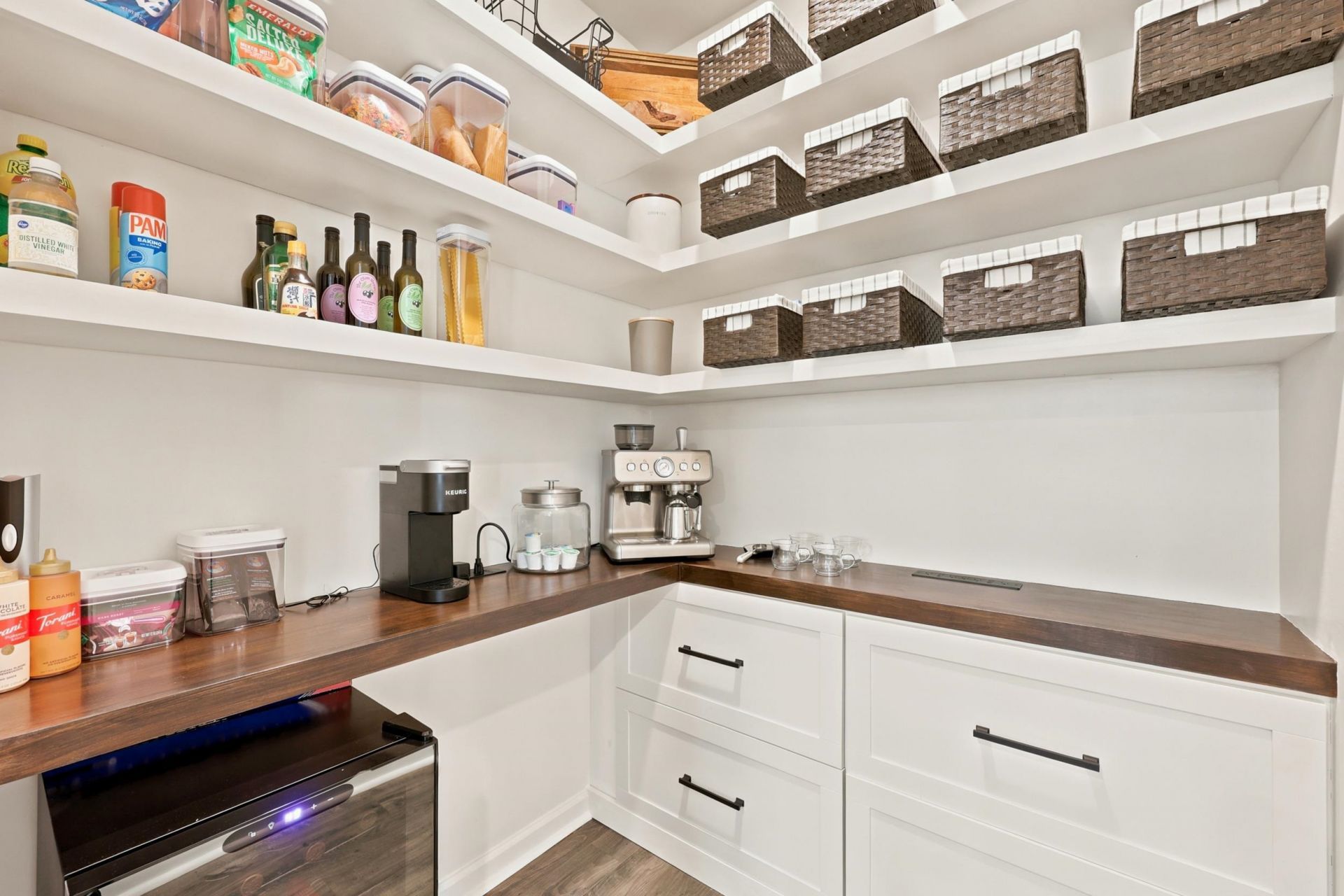 2933 Pegasus Place Photo 9