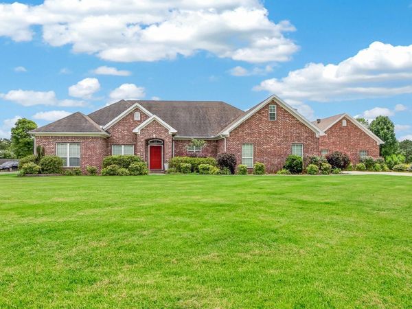 11 Greystone Boulevard , Cabot, AR 72023