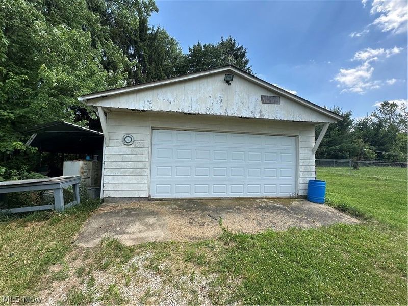 10056 Lawndell Road SW, Navarre, OH 44662 Photo 2