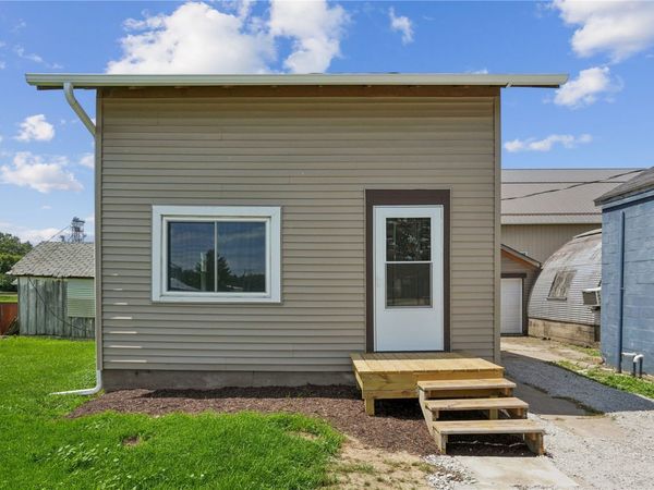 210 S Main Street , Wheatland, IA 52777