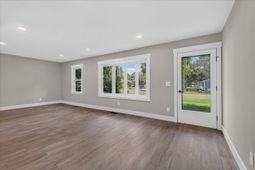 133 Stephanie Circle photo 4