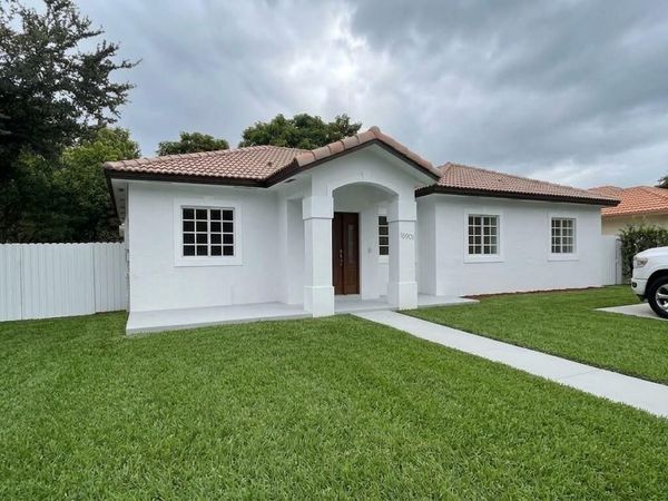 16307 NW 91st Avenue, Miami Lakes, FL 33018