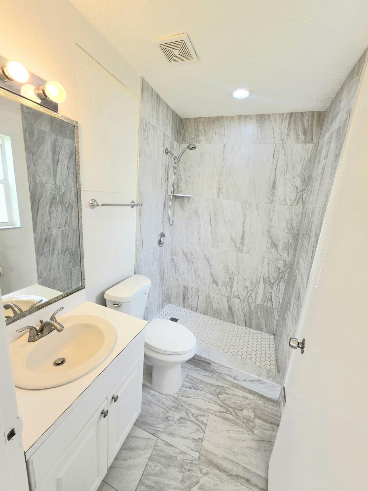 569 E Ridge Circle N, Boynton Beach, FL 33435 Photo