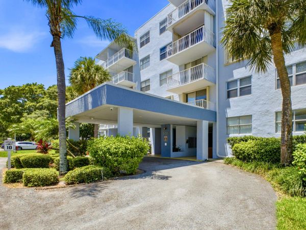 500 Executive Center Drive, Unit 2m, West Palm Beach, FL 33401