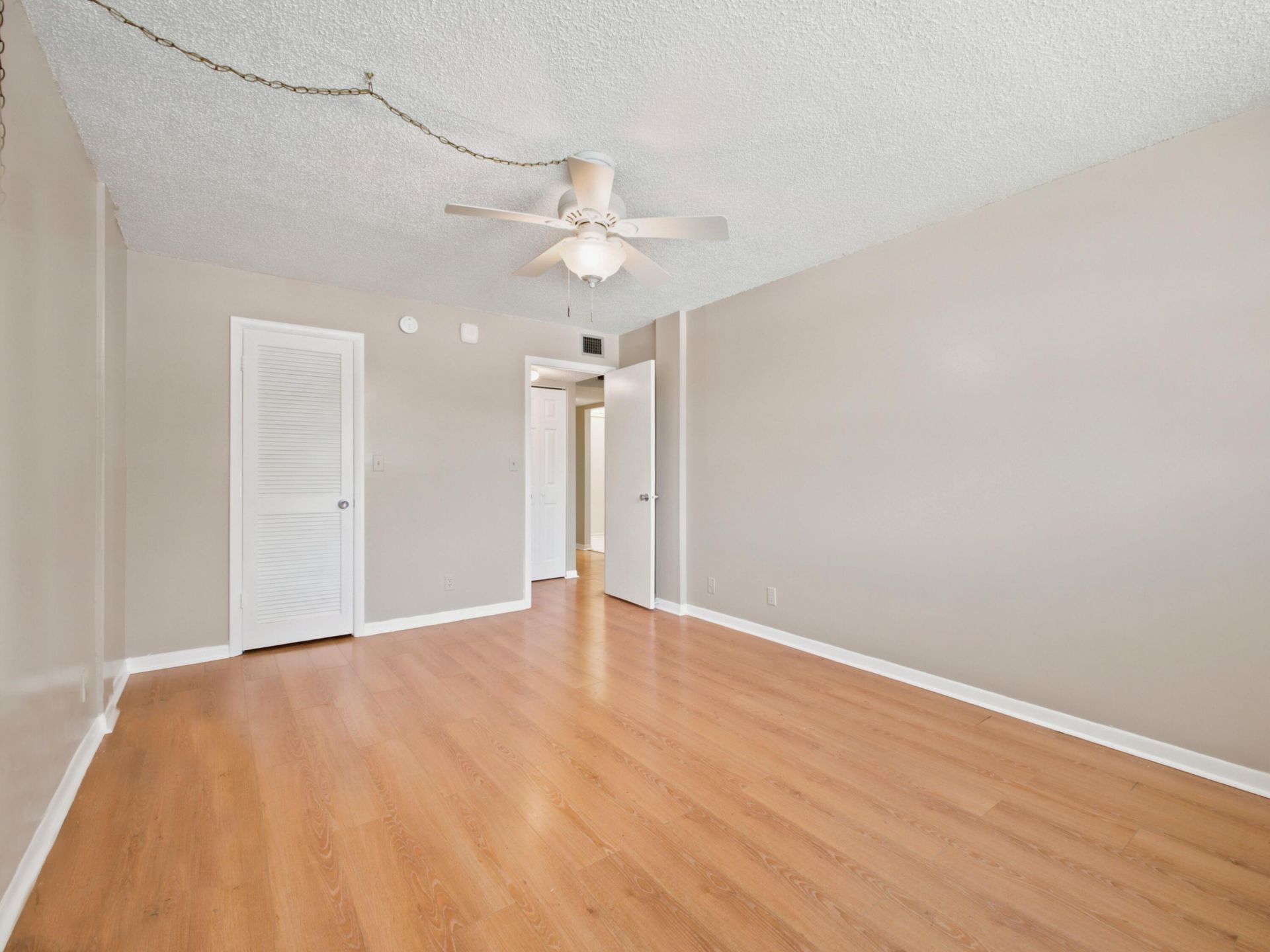 500 Executive Center Drive, Unit 2m, West Palm Beach, FL 33401 Photo