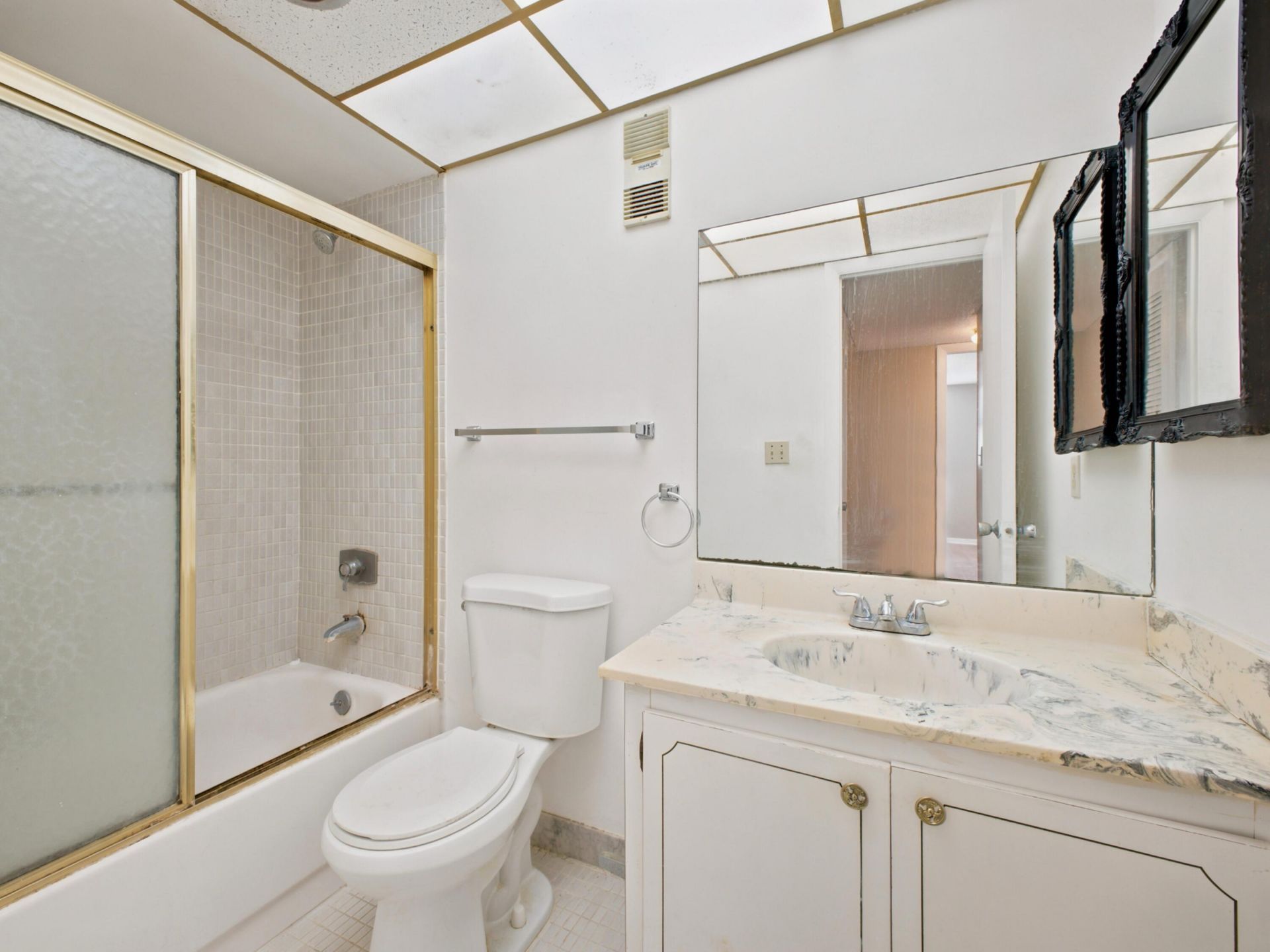 500 Executive Center Drive, Unit 2m, West Palm Beach, FL 33401 Photo