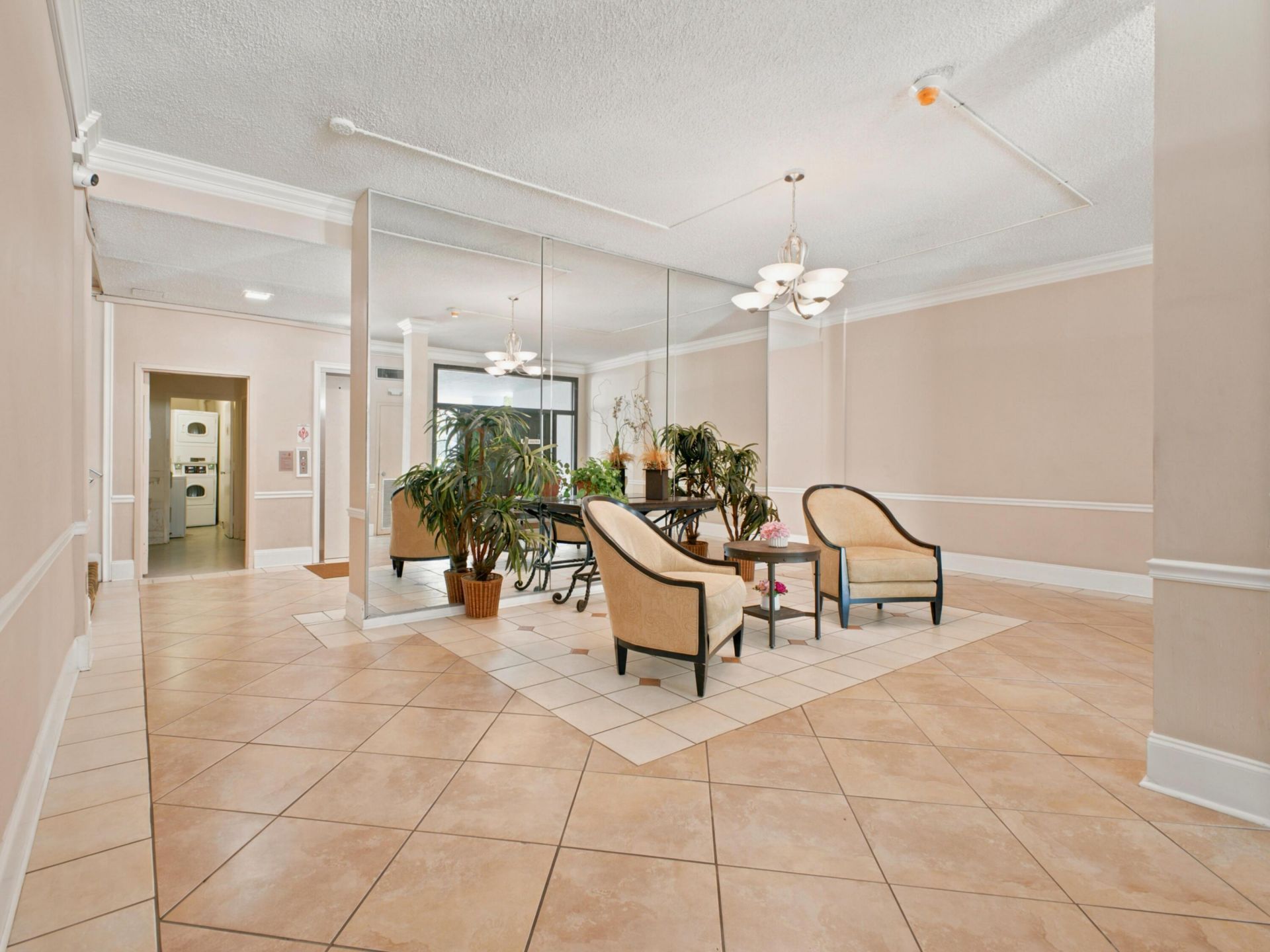 500 Executive Center Drive, Unit 2m, West Palm Beach, FL 33401 Photo