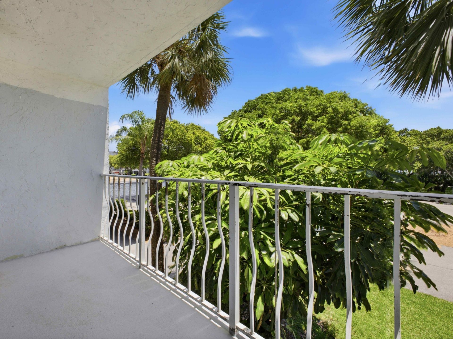 500 Executive Center Drive, Unit 2m, West Palm Beach, FL 33401 Photo