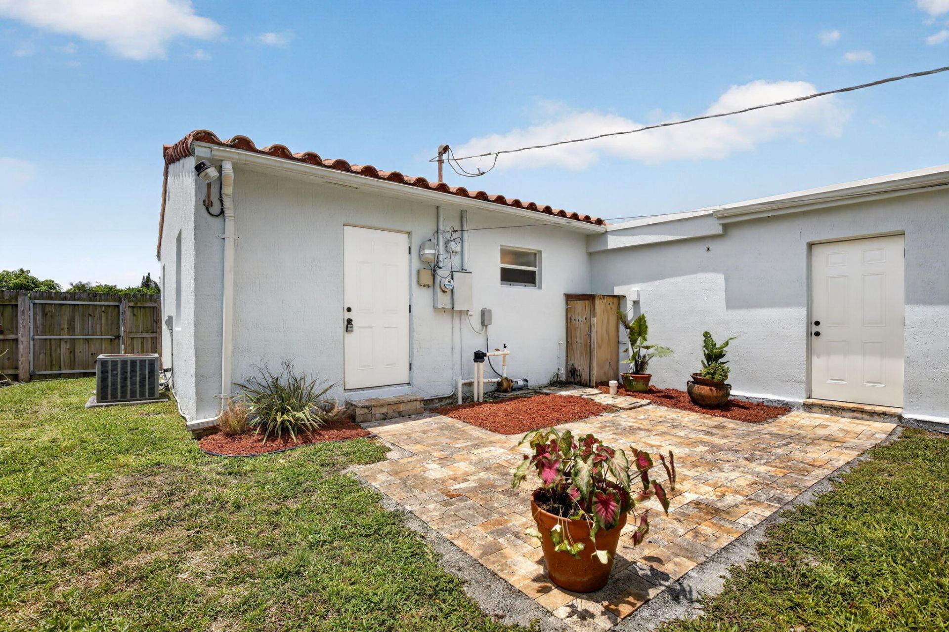 2427 Harding Street, Hollywood, FL 33020 Photo