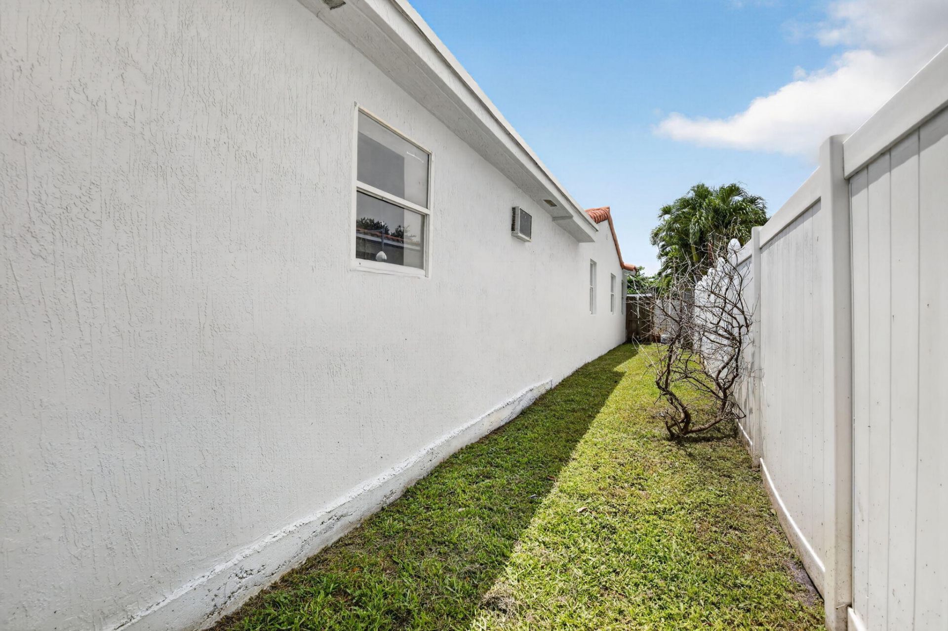 2427 Harding Street, Hollywood, FL 33020 Photo