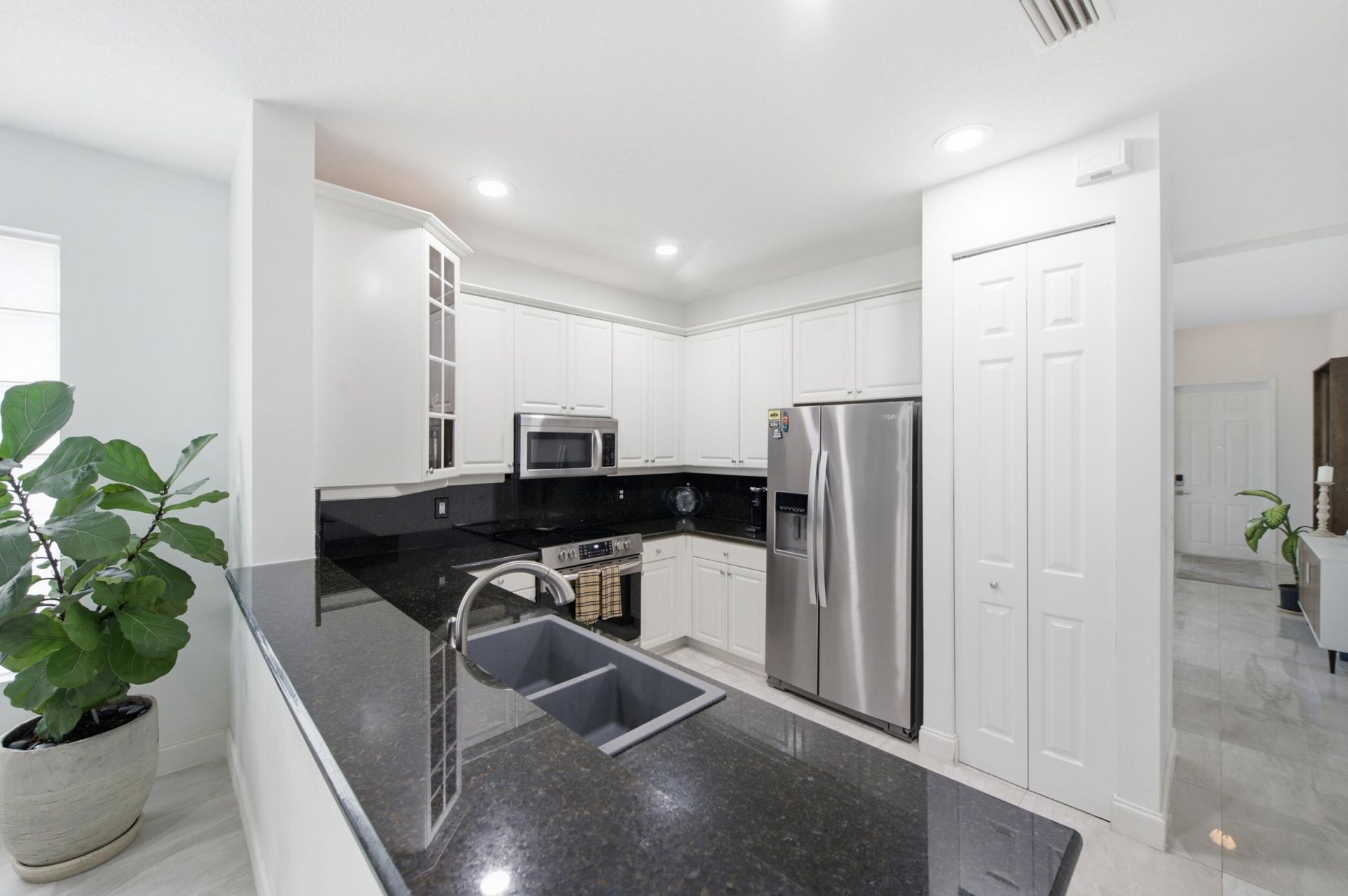 732 Belle Grove Lane, West Palm Beach, FL 33411 Photo