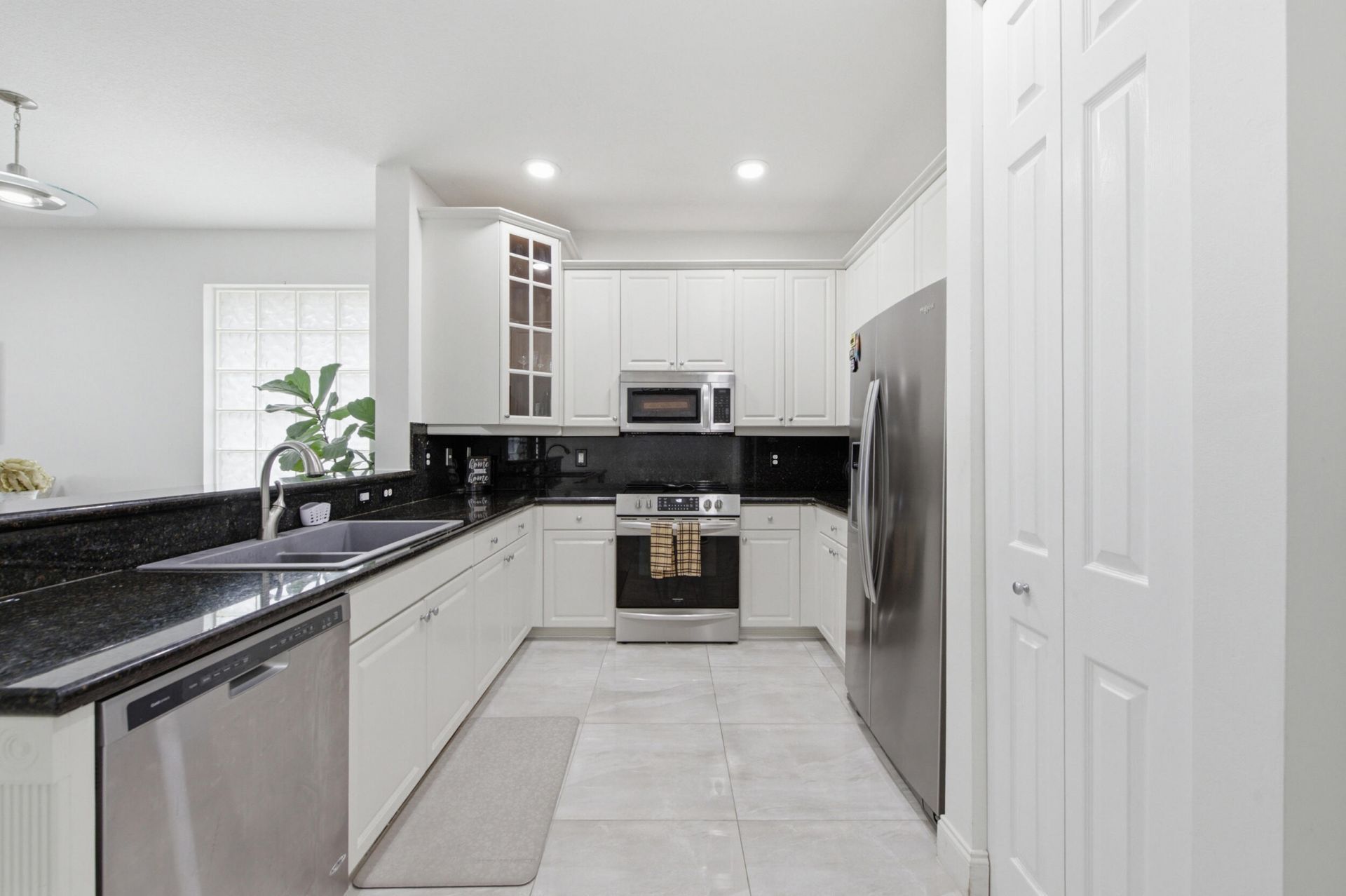 732 Belle Grove Lane, West Palm Beach, FL 33411 Photo