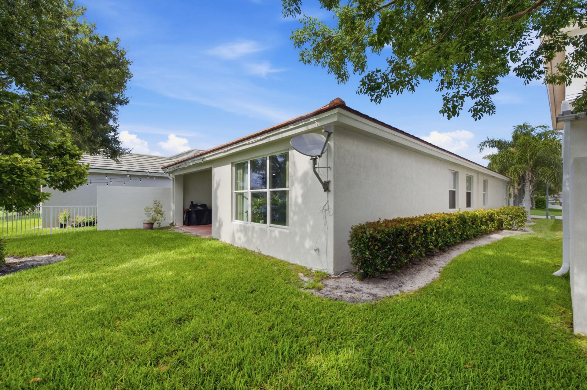 732 Belle Grove Lane, West Palm Beach, FL 33411 Photo