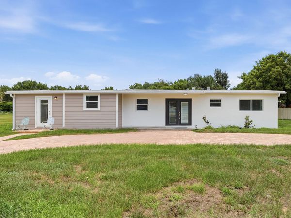 225 SE Airoso Boulevard, Port St. Lucie, FL 34983