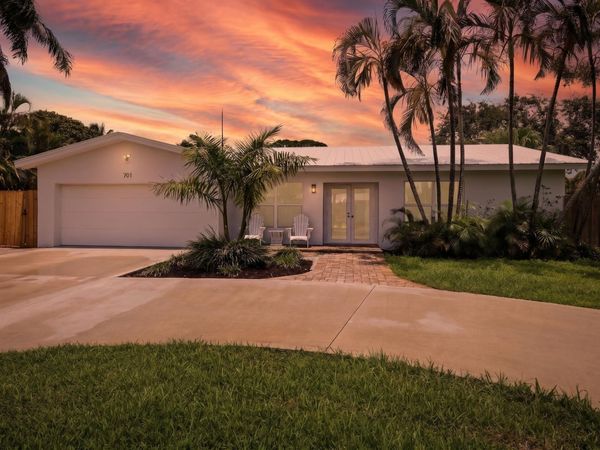 701 SW 27th Place, Boynton Beach, FL 33435