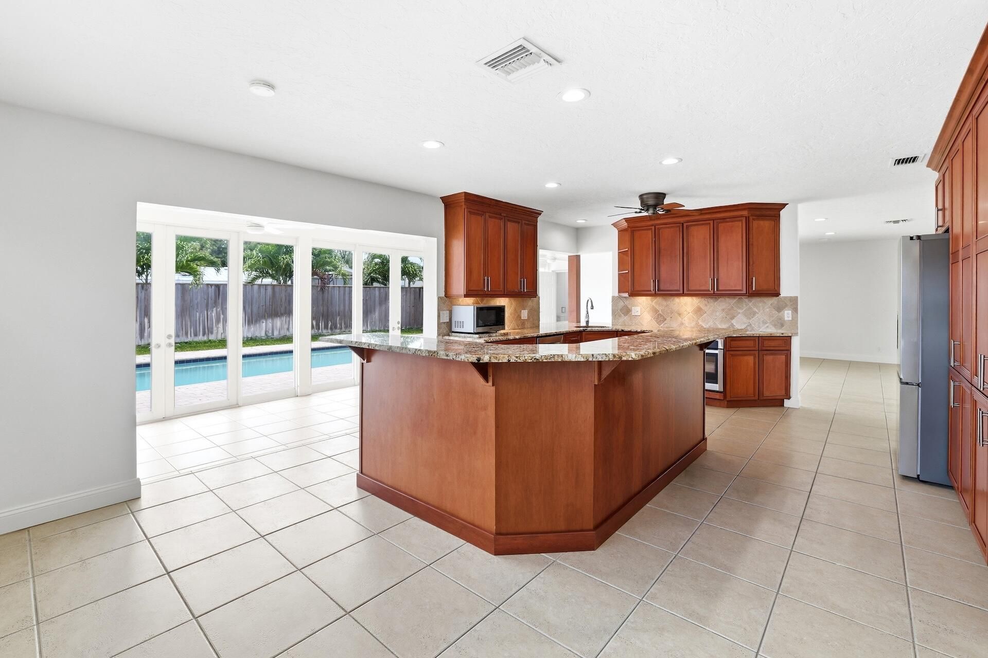 701 SW 27th Place, Boynton Beach, FL 33435 Photo