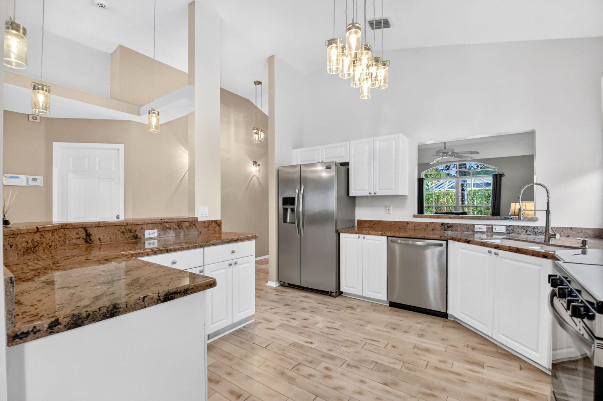 8021 Via Hacienda, Riviera Beach, FL 33418 Photo