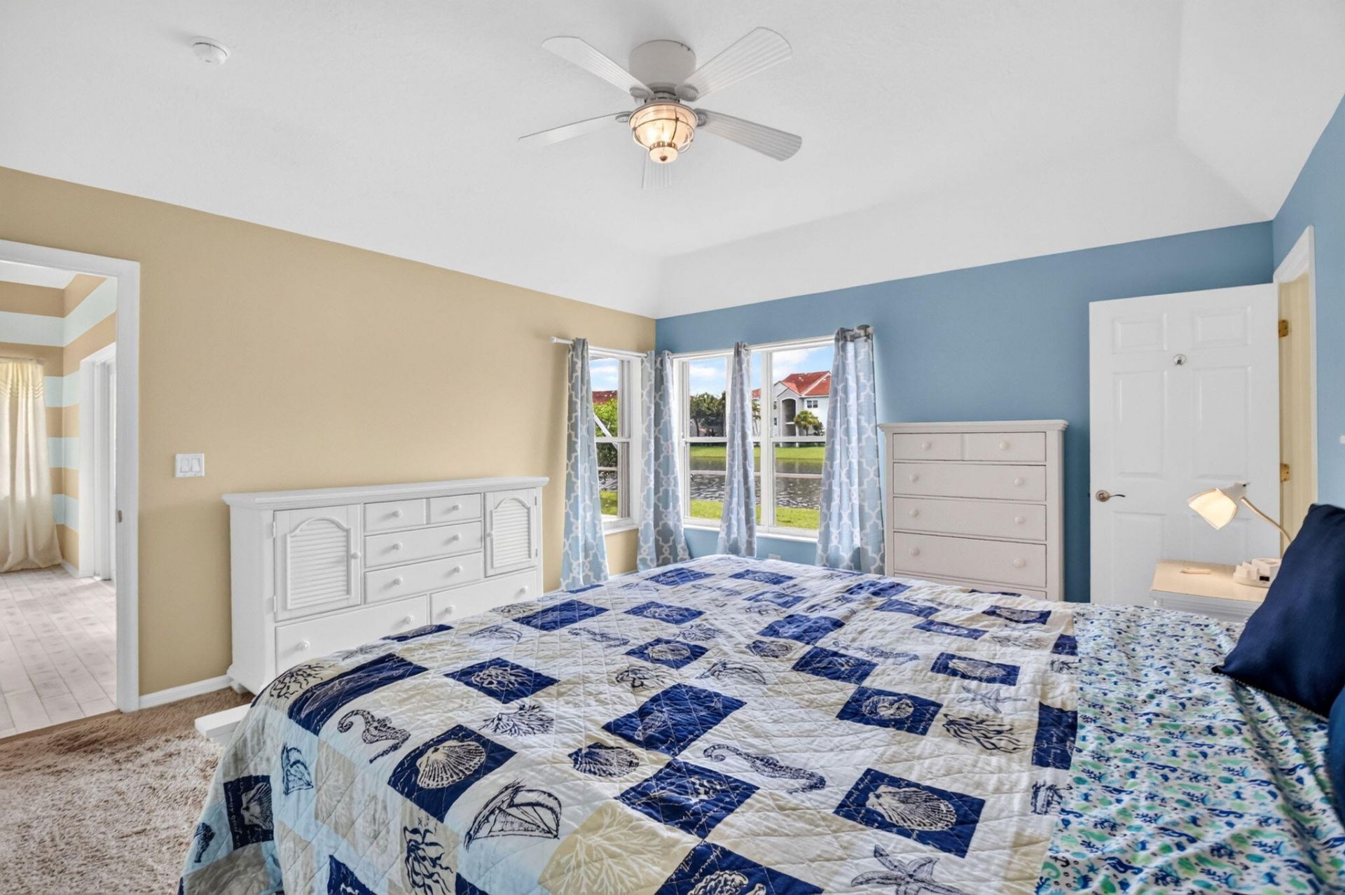 8021 Via Hacienda, Riviera Beach, FL 33418 Photo