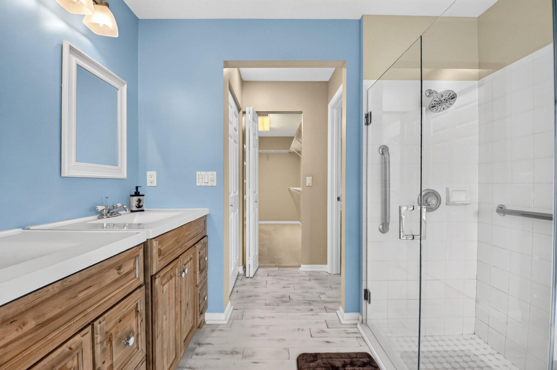 8021 Via Hacienda, Riviera Beach, FL 33418 Photo