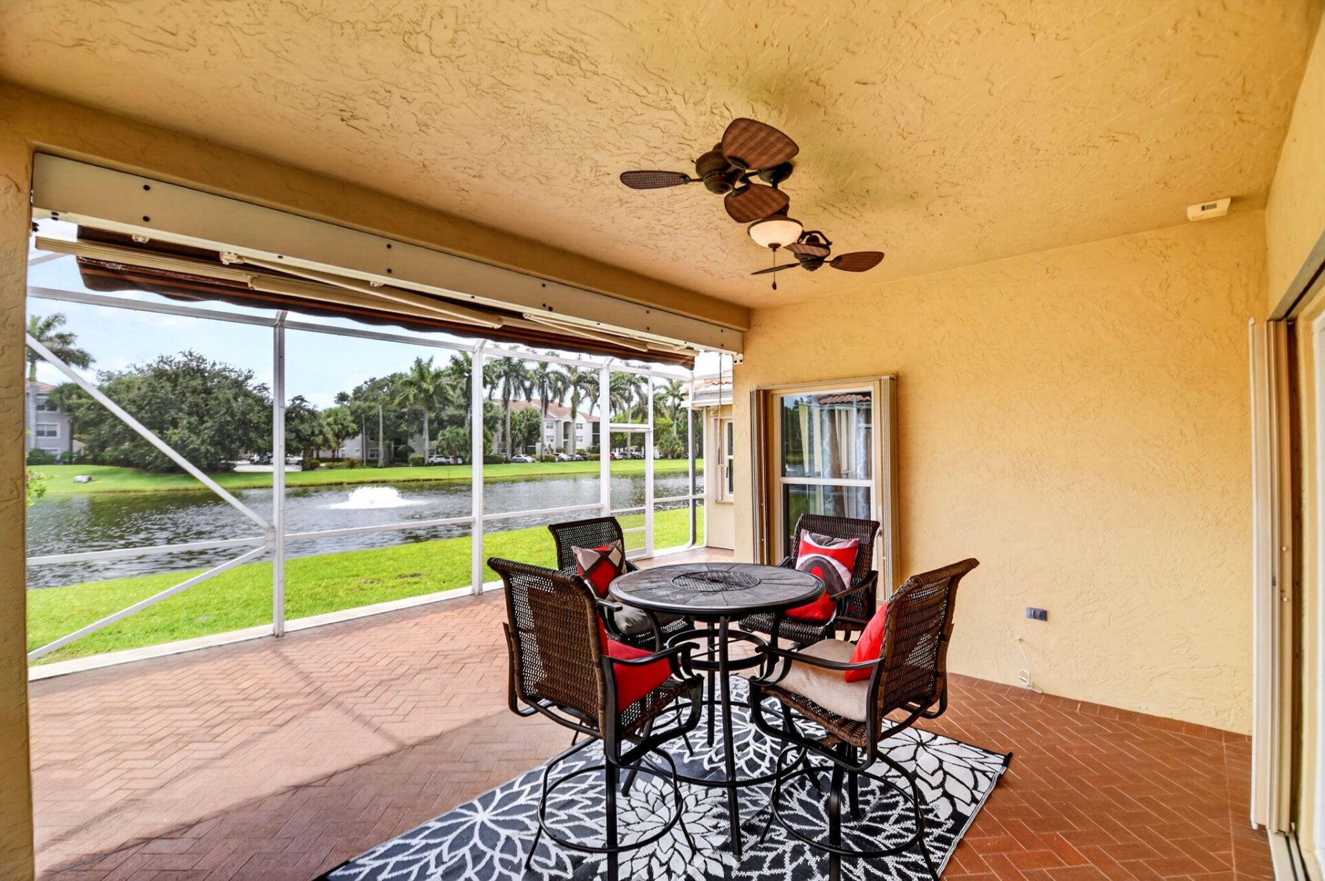 8021 Via Hacienda, Riviera Beach, FL 33418 Photo