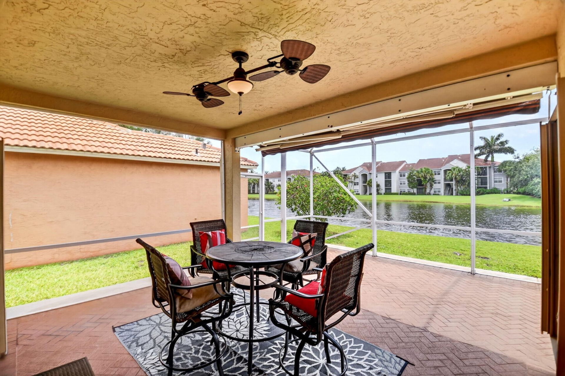 8021 Via Hacienda, Riviera Beach, FL 33418 Photo