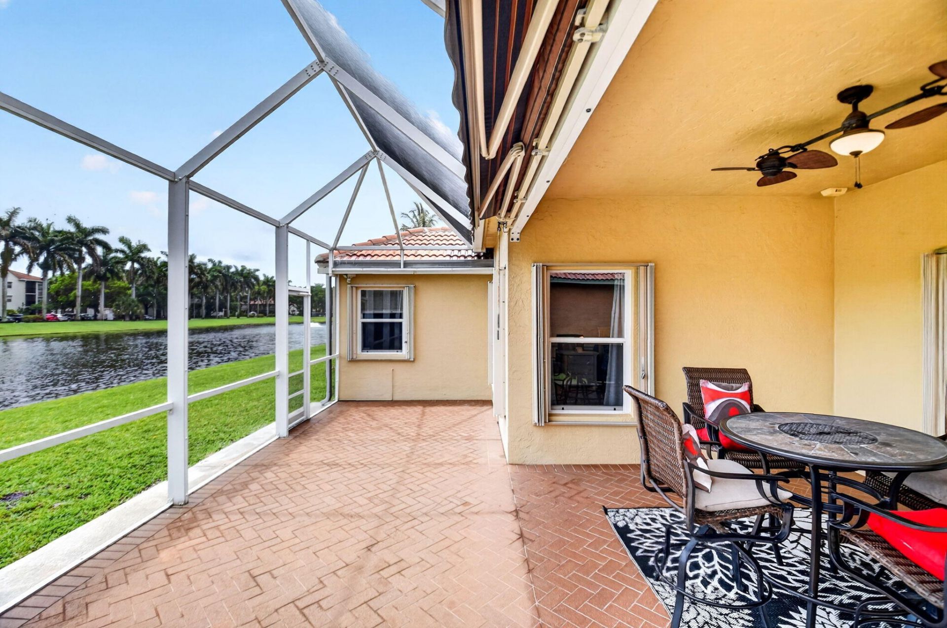 8021 Via Hacienda, Riviera Beach, FL 33418 Photo