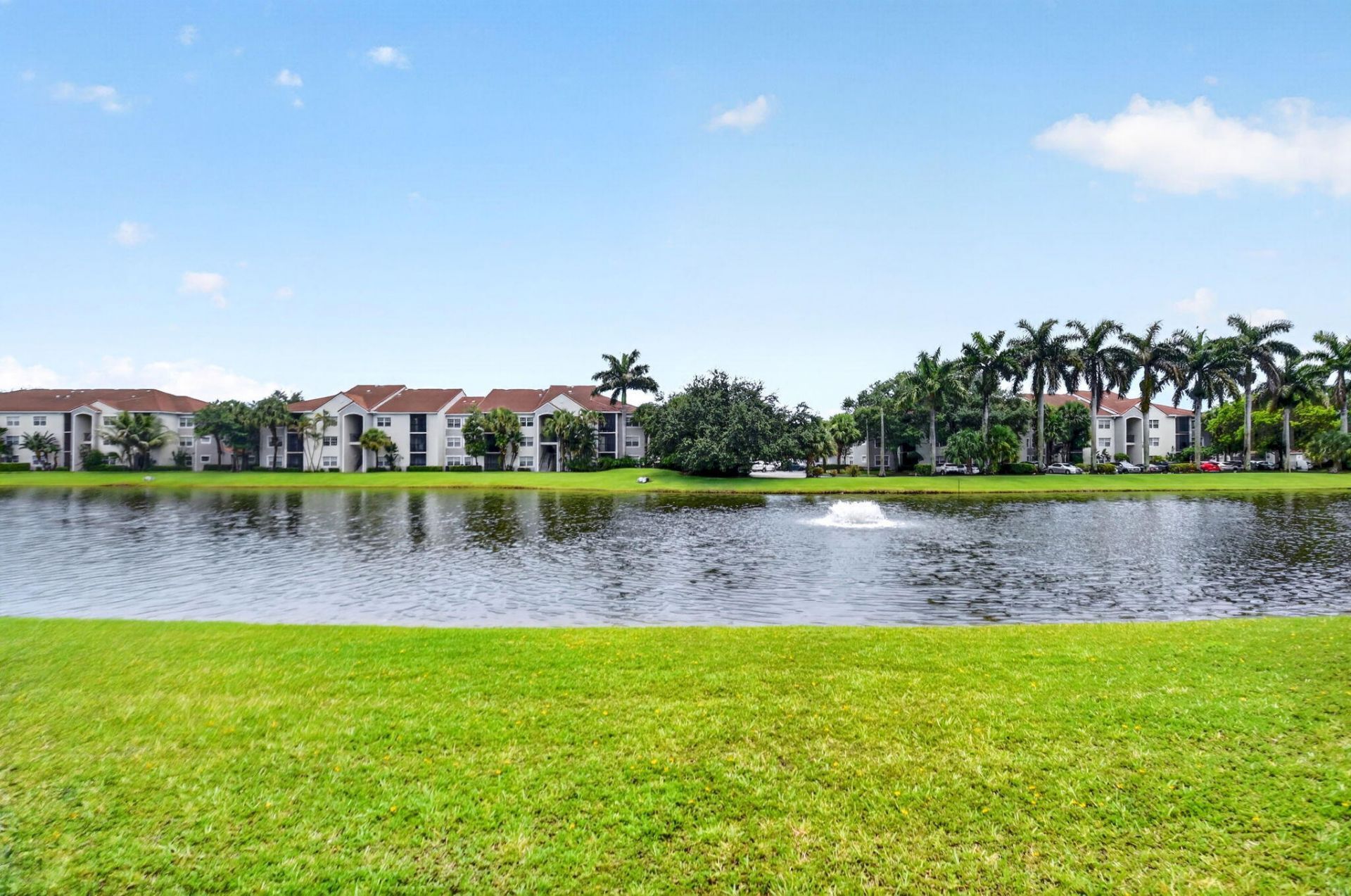 8021 Via Hacienda, Riviera Beach, FL 33418 Photo