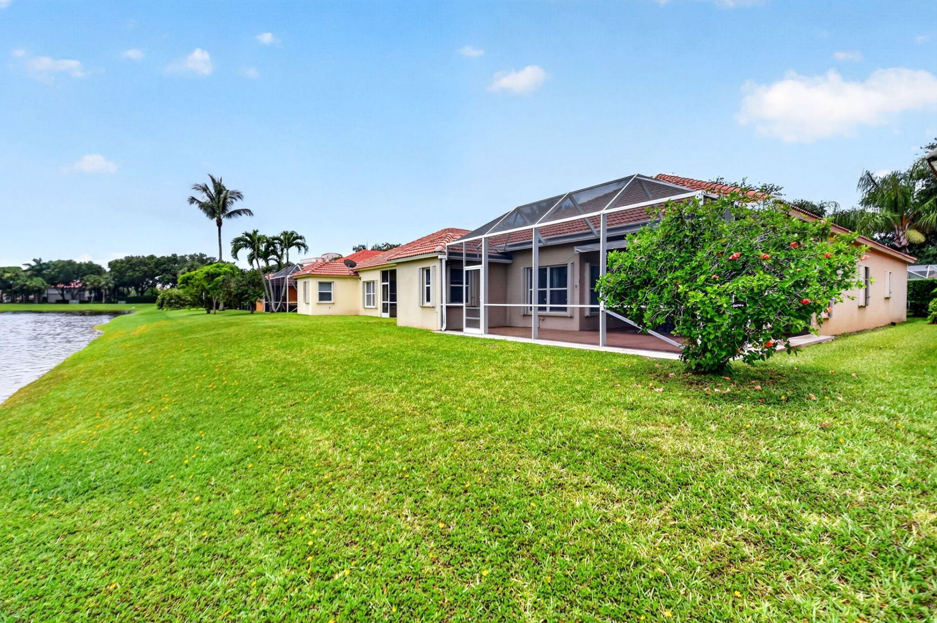 8021 Via Hacienda, Riviera Beach, FL 33418 Photo
