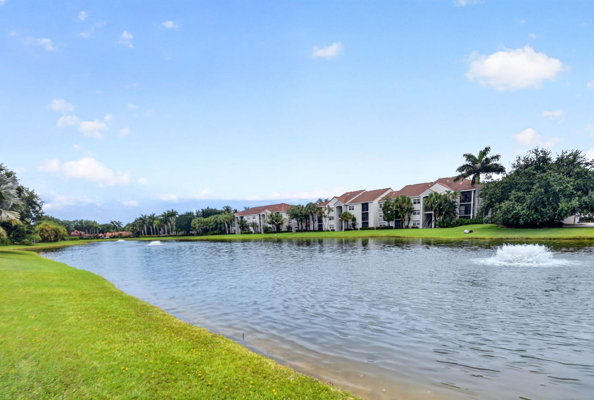 8021 Via Hacienda, Riviera Beach, FL 33418 Photo