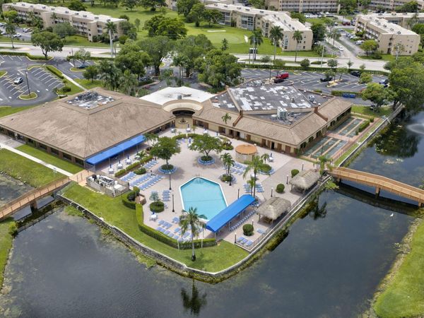 9141 Sunrise Lakes Boulevard, Unit 210, Sunrise, FL 33322