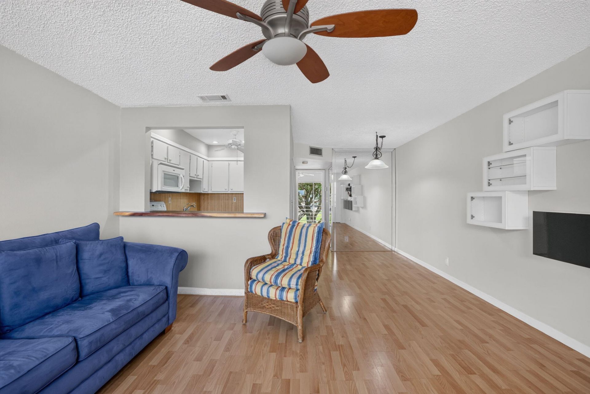 9141 Sunrise Lakes Boulevard, Unit 210, Sunrise, FL 33322 Photo