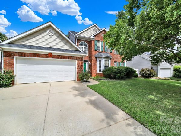 10918 Chamberlain Hall Court, Charlotte, NC 28277