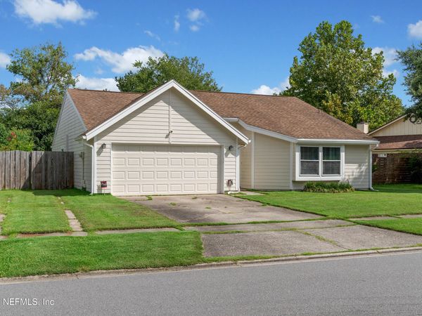 7260 EAGLES PERCH Drive, Jacksonville, FL 32244