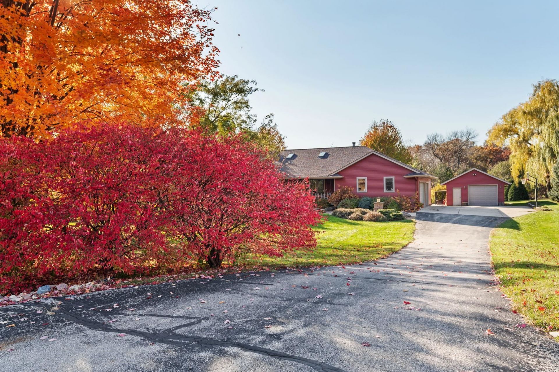 8109 N Robert Drive, Evansville, WI 53536 Main Photo