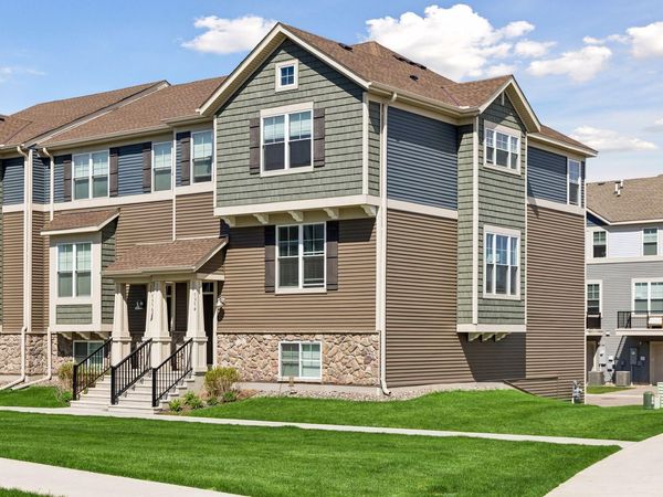 7574 38th Street N, Oakdale, MN 55128