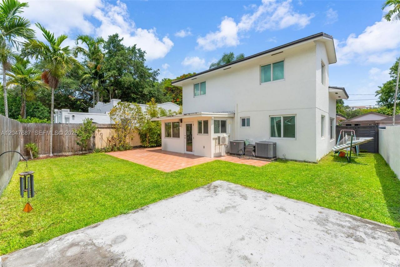 4035 SW 14th St, Miami, FL 33134 Photo