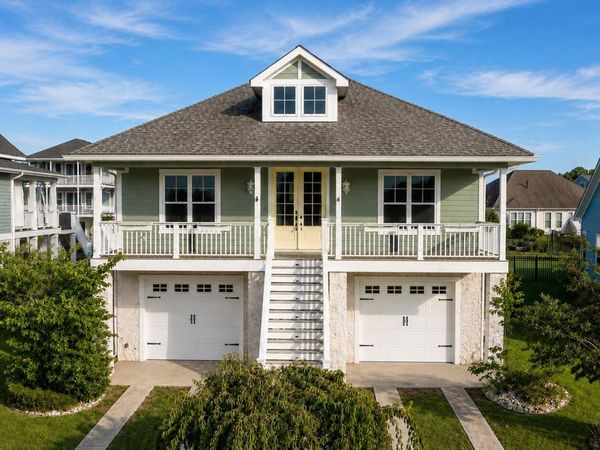 574 Moss Lake Lane , Holly Ridge, NC 28445