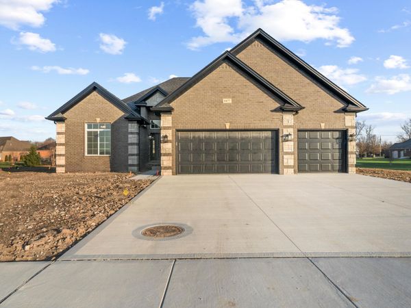 8549 Cobblestone Drive, Newport, MI 48166