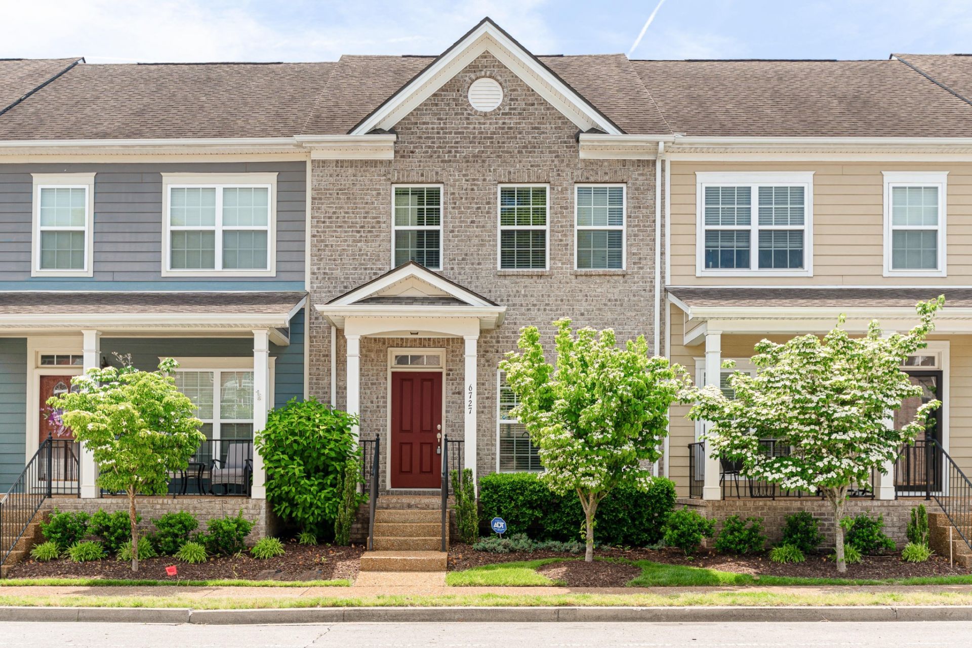 6727 Sunnywood Dr, Nashville, TN 37211 Main Photo