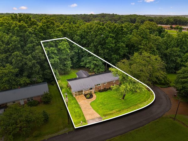 1416 Oakmont Circle , Centerville, TN 37033