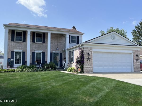 236 Ponderosa Drive , Oregon, OH 43616