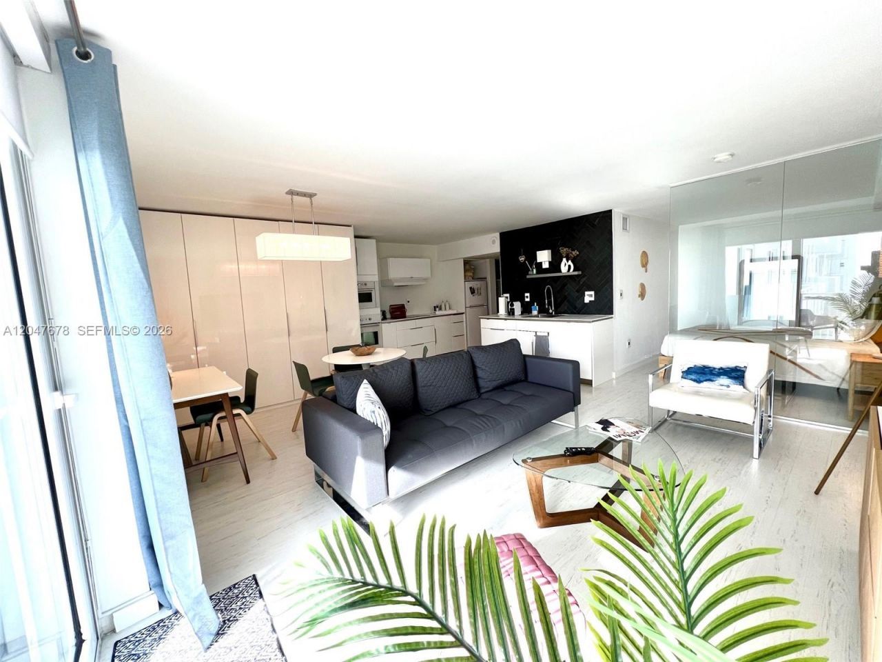 345 Ocean Dr , Unit 525, Miami Beach, FL 33139 Photo