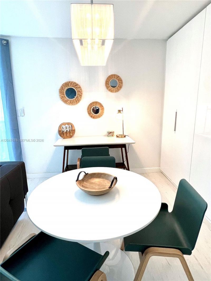 345 Ocean Dr , Unit 525, Miami Beach, FL 33139 Photo