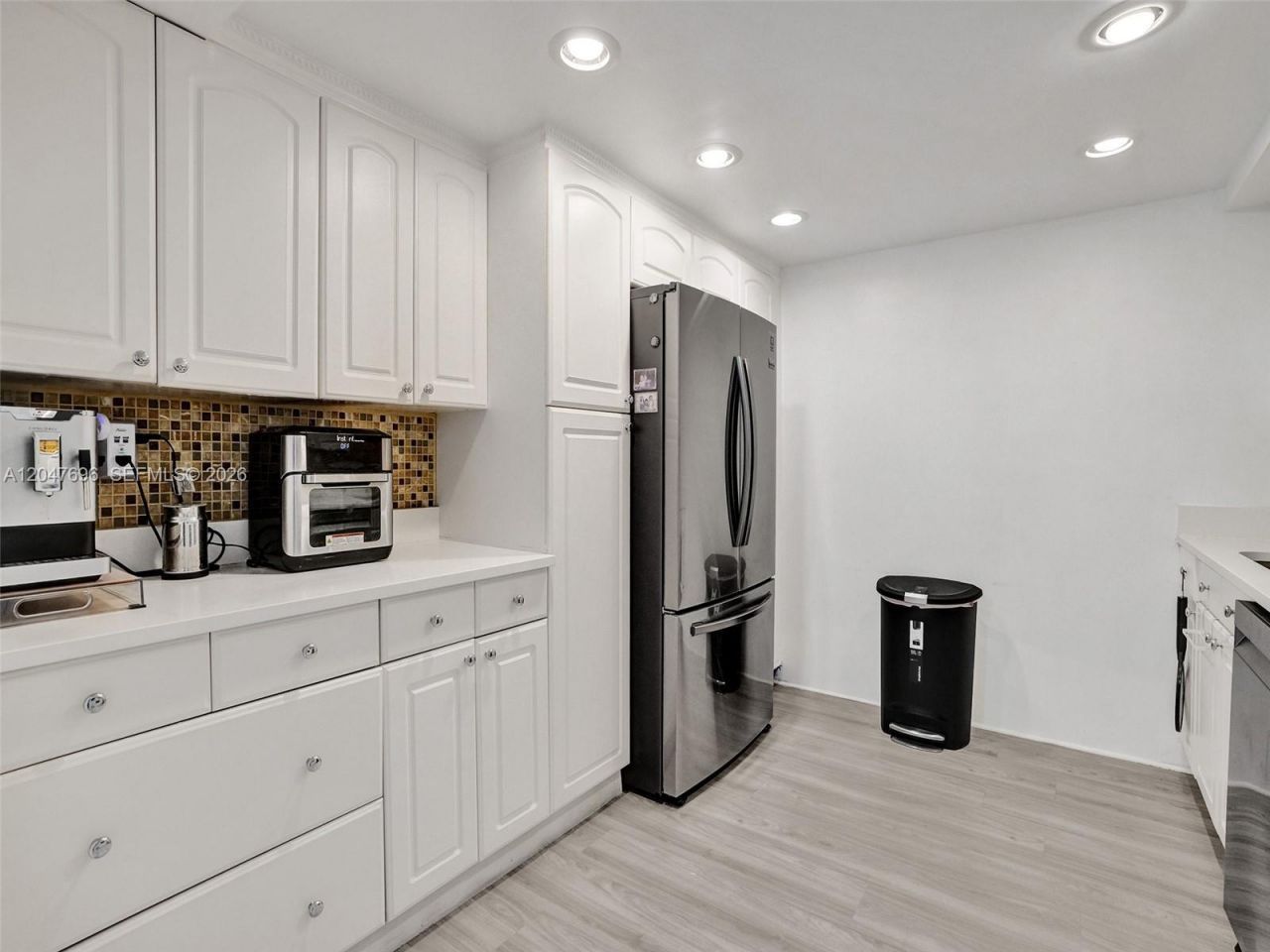 800 Parkview Dr , Unit 131, Hallandale Beach, FL 33009 Photo
