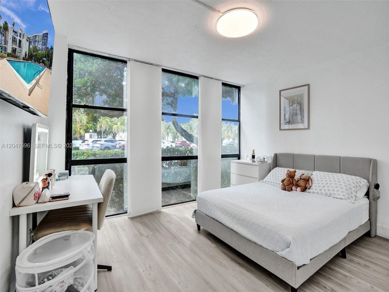 800 Parkview Dr , Unit 131, Hallandale Beach, FL 33009 Photo