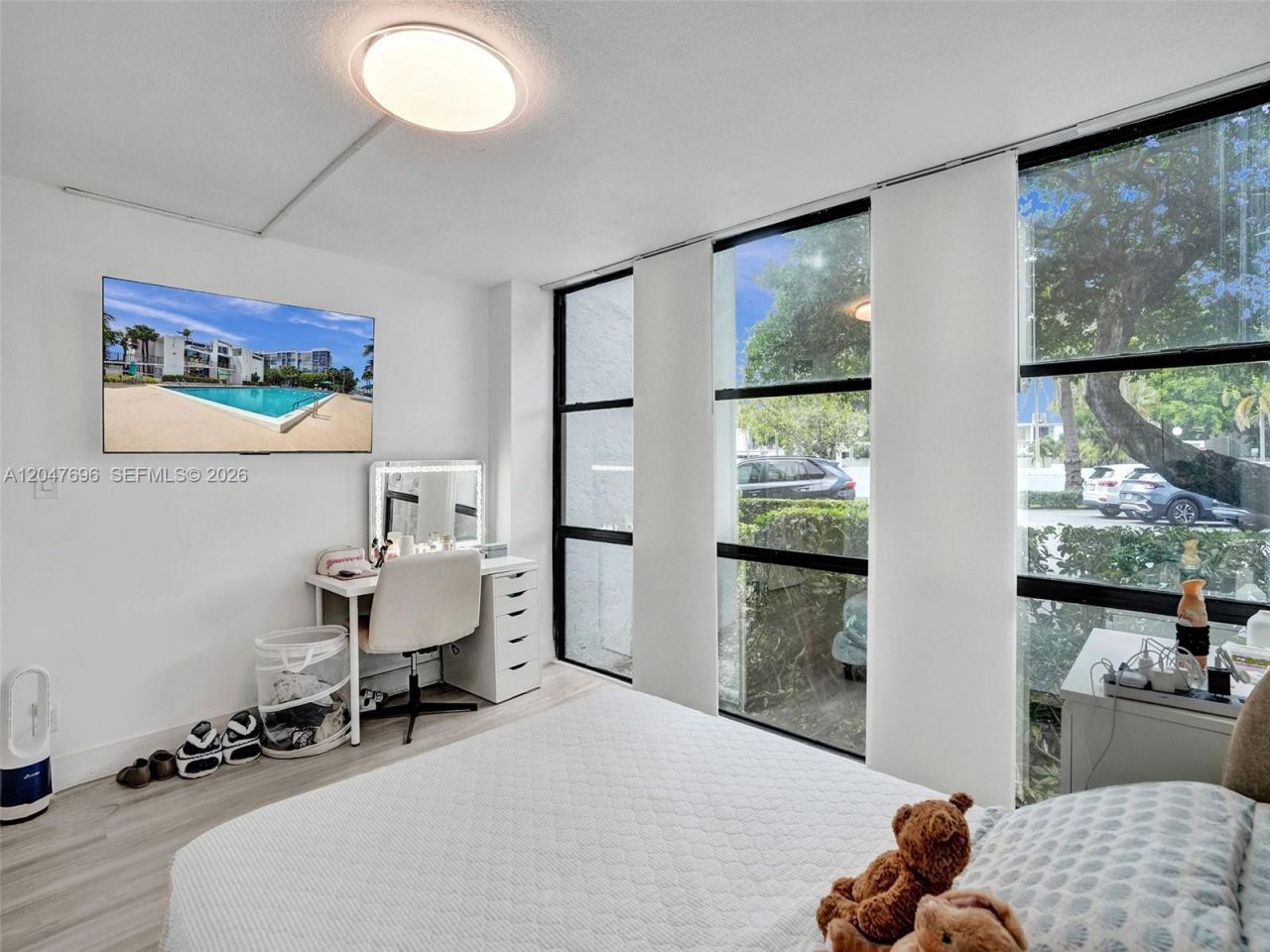 800 Parkview Dr , Unit 131, Hallandale Beach, FL 33009 Photo