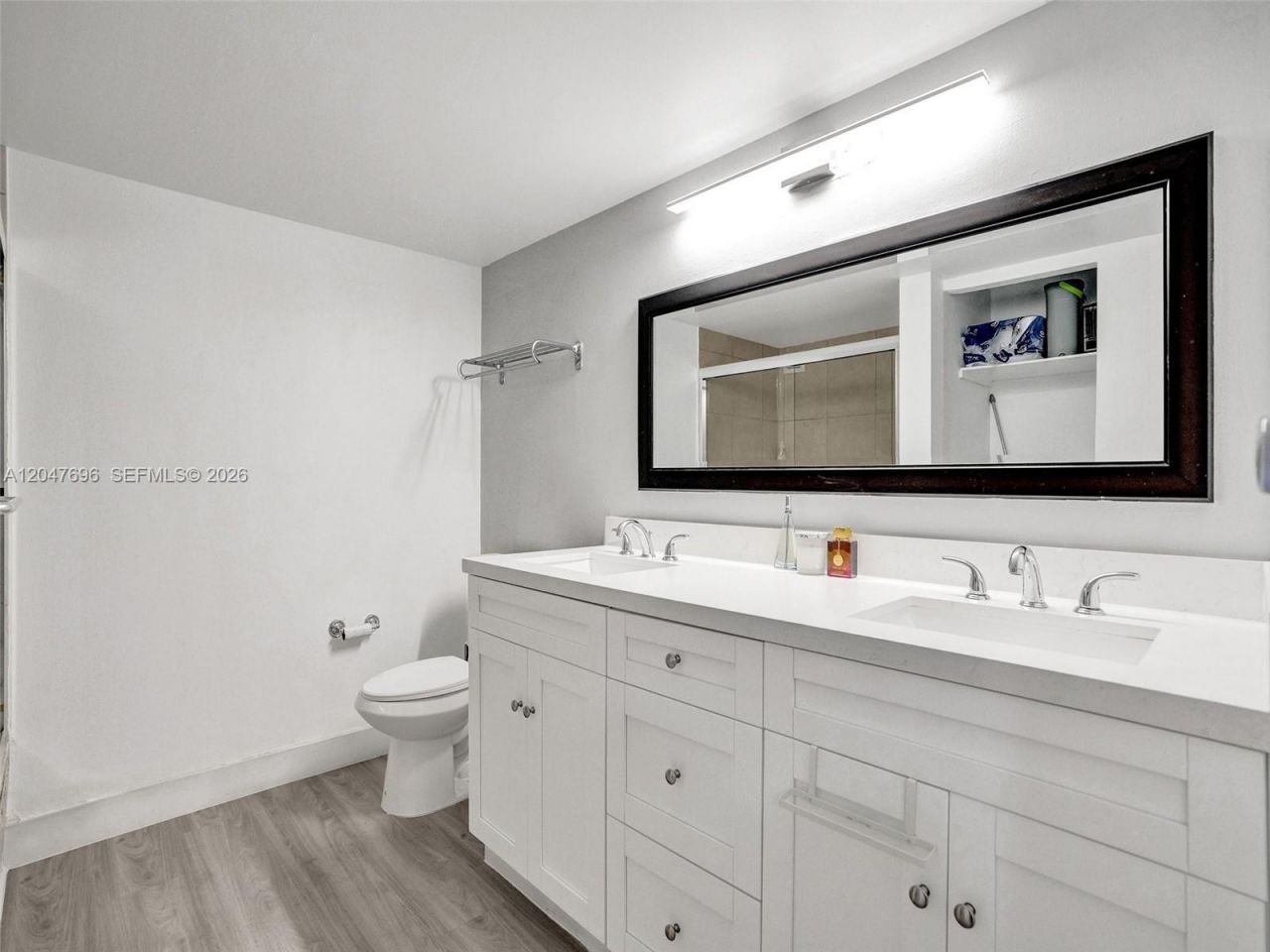 800 Parkview Dr , Unit 131, Hallandale Beach, FL 33009 Photo
