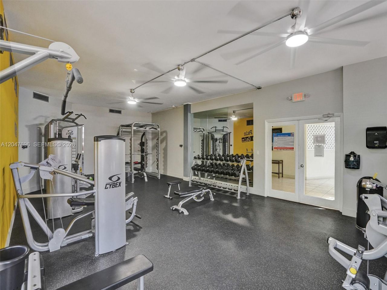 800 Parkview Dr , Unit 131, Hallandale Beach, FL 33009 Photo
