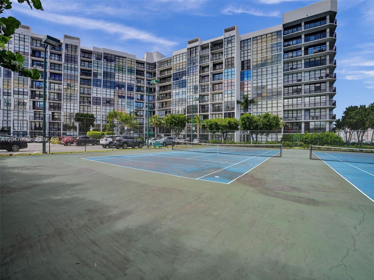 800 Parkview Dr , Unit 131, Hallandale Beach, FL 33009 Photo