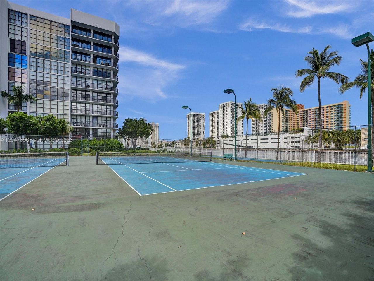 800 Parkview Dr , Unit 131, Hallandale Beach, FL 33009 Photo
